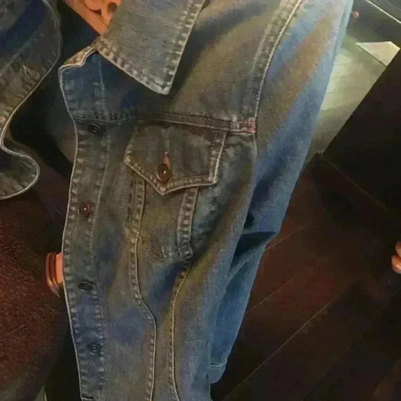 Denim Jacket with hand painted peace signs🌸 - Picture 3 of 8